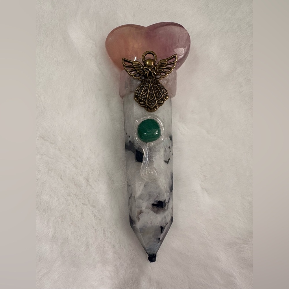 Multi-Tone Crystal Point 4” Wand with Pink Heart & Green Accent